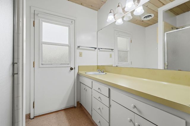 5431 E Liberty Avenue, Fresno, CA 93727