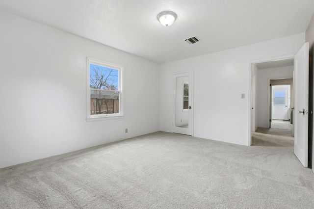 5431 E Liberty Avenue, Fresno, CA 93727