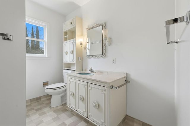 5431 E Liberty Avenue, Fresno, CA 93727