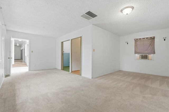 5431 E Liberty Avenue, Fresno, CA 93727