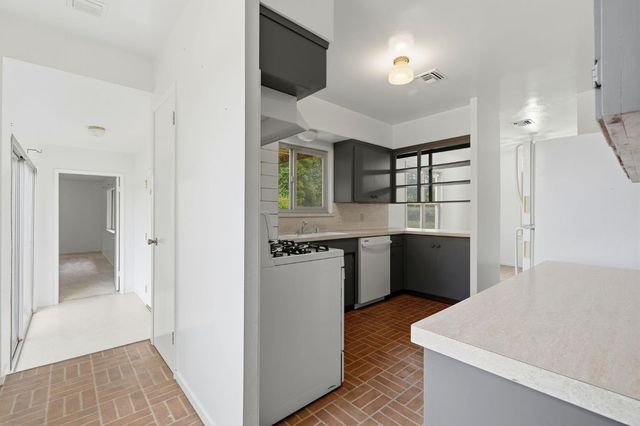 5431 E Liberty Avenue, Fresno, CA 93727