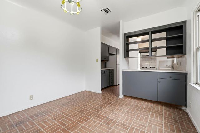 5431 E Liberty Avenue, Fresno, CA 93727