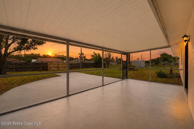 901 Grandeur Street SE, Palm Bay, FL 32909