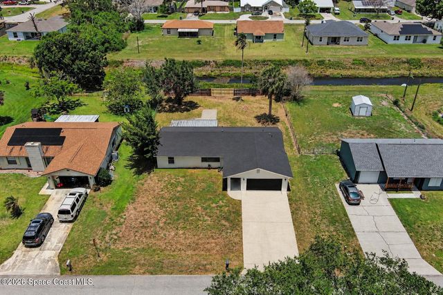 901 Grandeur Street SE, Palm Bay, FL 32909