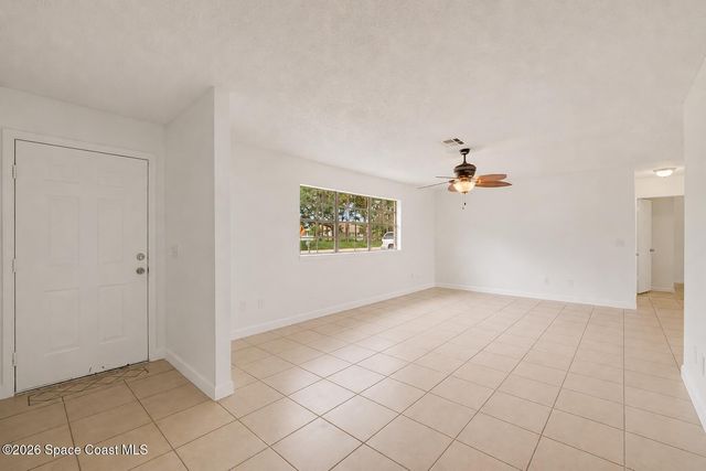 901 Grandeur Street SE, Palm Bay, FL 32909