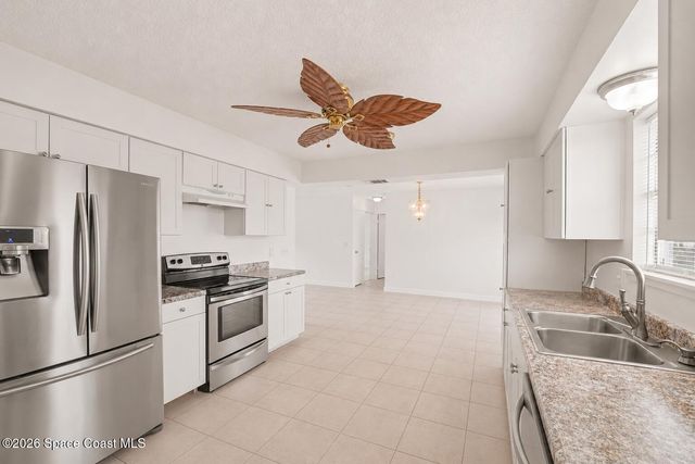 901 Grandeur Street SE, Palm Bay, FL 32909
