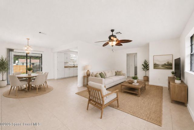 901 Grandeur Street SE, Palm Bay, FL 32909