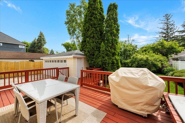 1216 N Main Street, Naperville, IL 60563