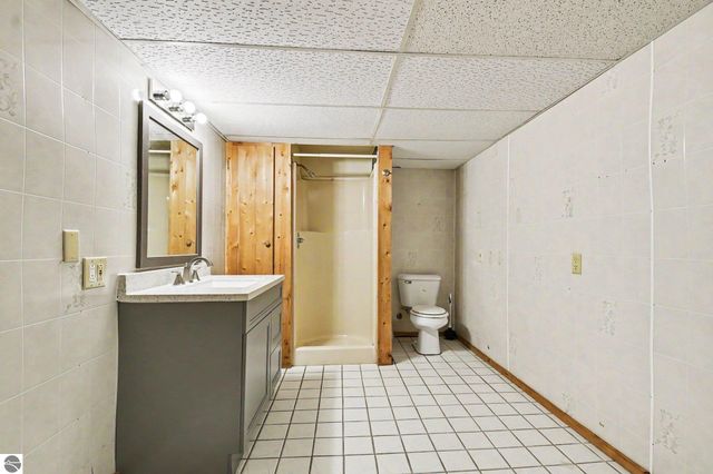 7032 N Woodruff Road, Weidman, MI 48893