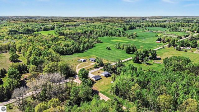 7032 N Woodruff Road, Weidman, MI 48893