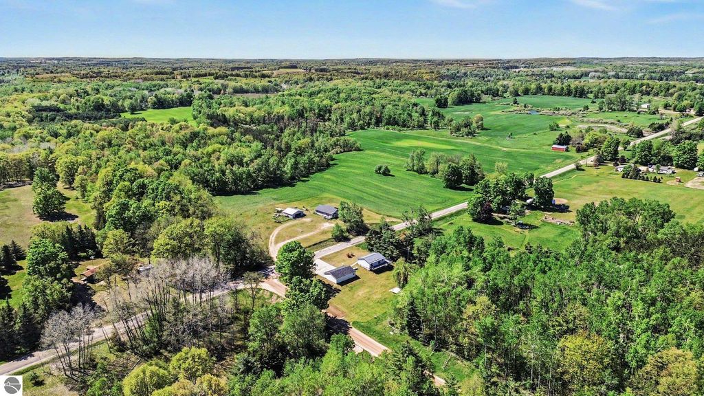 Image 17 of property listing at 7032 N Woodruff Road, Weidman, MI 48893