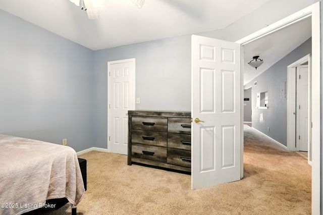 225 Crescent Hill Pl APT 105, Louisville, KY 40206