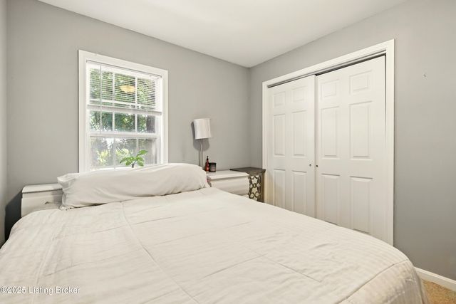 225 Crescent Hill Pl APT 105, Louisville, KY 40206