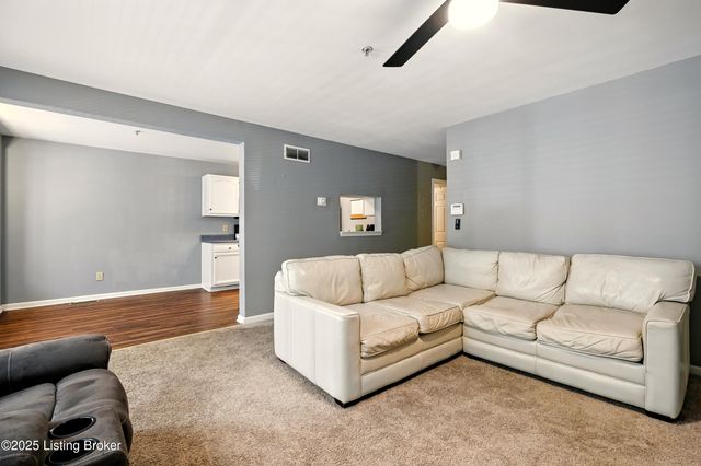 225 Crescent Hill Pl APT 105, Louisville, KY 40206