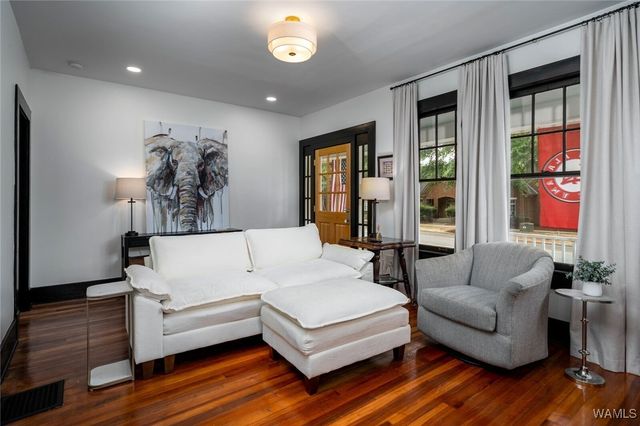 2010 Paul W Bryant Drive, Tuscaloosa, AL 35401