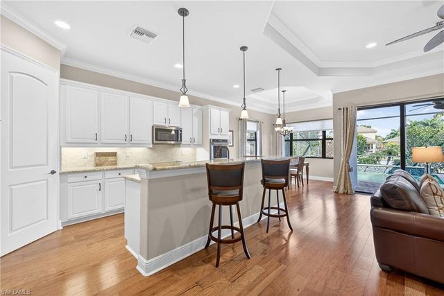 1489 Serrano CIR, Naples, FL 34105