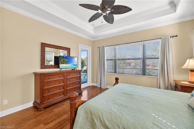 1489 Serrano CIR, Naples, FL 34105