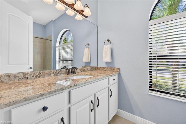 1489 Serrano CIR, Naples, FL 34105