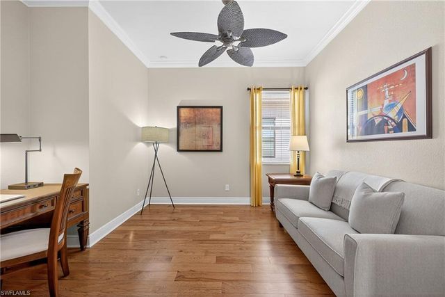 1489 Serrano CIR, Naples, FL 34105