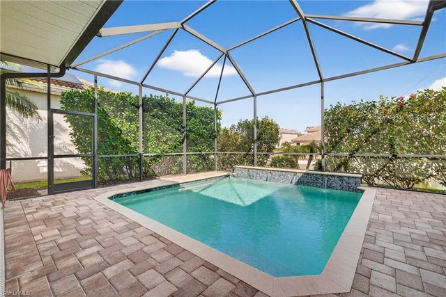 1489 Serrano CIR, Naples, FL 34105