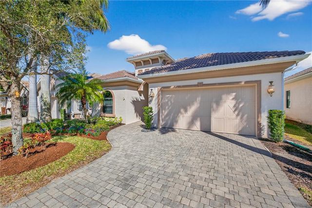 1489 Serrano CIR, Naples, FL 34105
