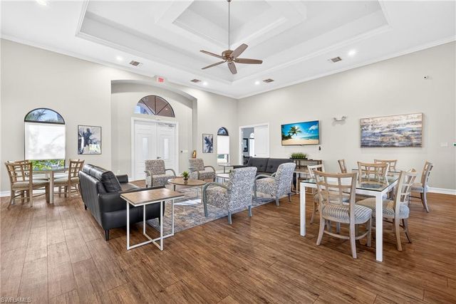 1489 Serrano CIR, Naples, FL 34105