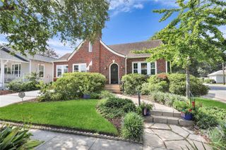 201 E 53rd Street, Savannah, GA 31405