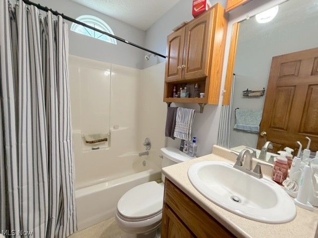 163 Bob Ed Harris Avenue SW, New Philadelphia, OH 44663