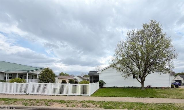163 Bob Ed Harris Avenue SW, New Philadelphia, OH 44663
