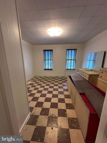 228 E 7TH ST, Mount Carmel, PA 17851