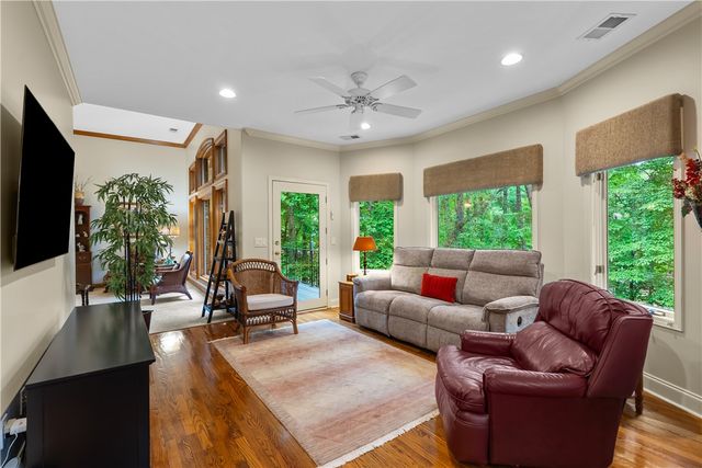 411 Woodridge Drive, Seneca, SC 29672