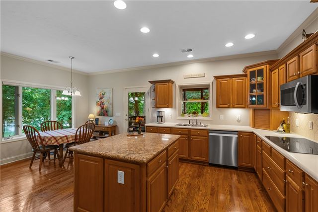 411 Woodridge Drive, Seneca, SC 29672