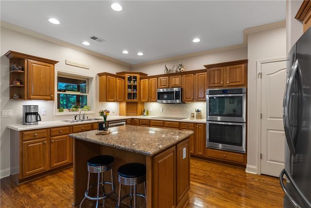 411 Woodridge Drive, Seneca, SC 29672