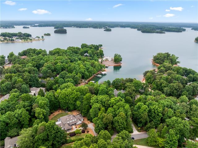 411 Woodridge Drive, Seneca, SC 29672