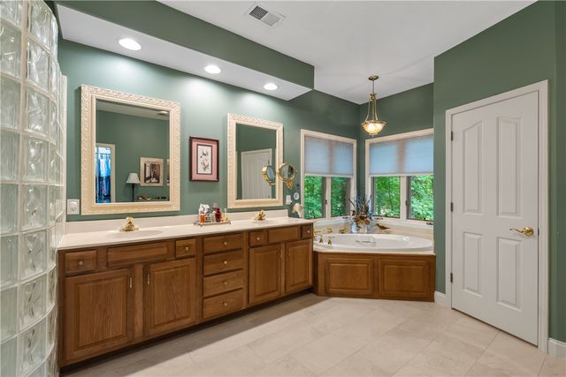 411 Woodridge Drive, Seneca, SC 29672