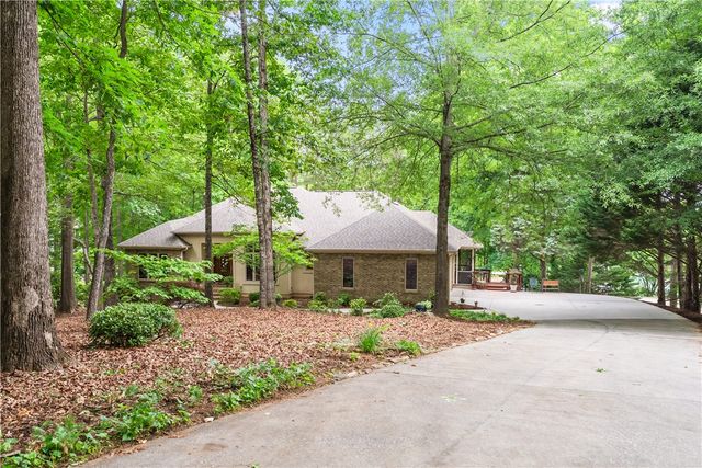 411 Woodridge Drive, Seneca, SC 29672