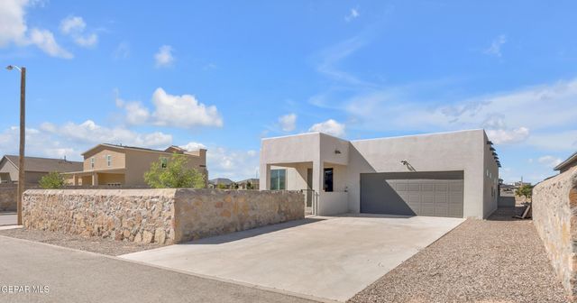 2420 Mike Price Drive, El Paso, TX 79938