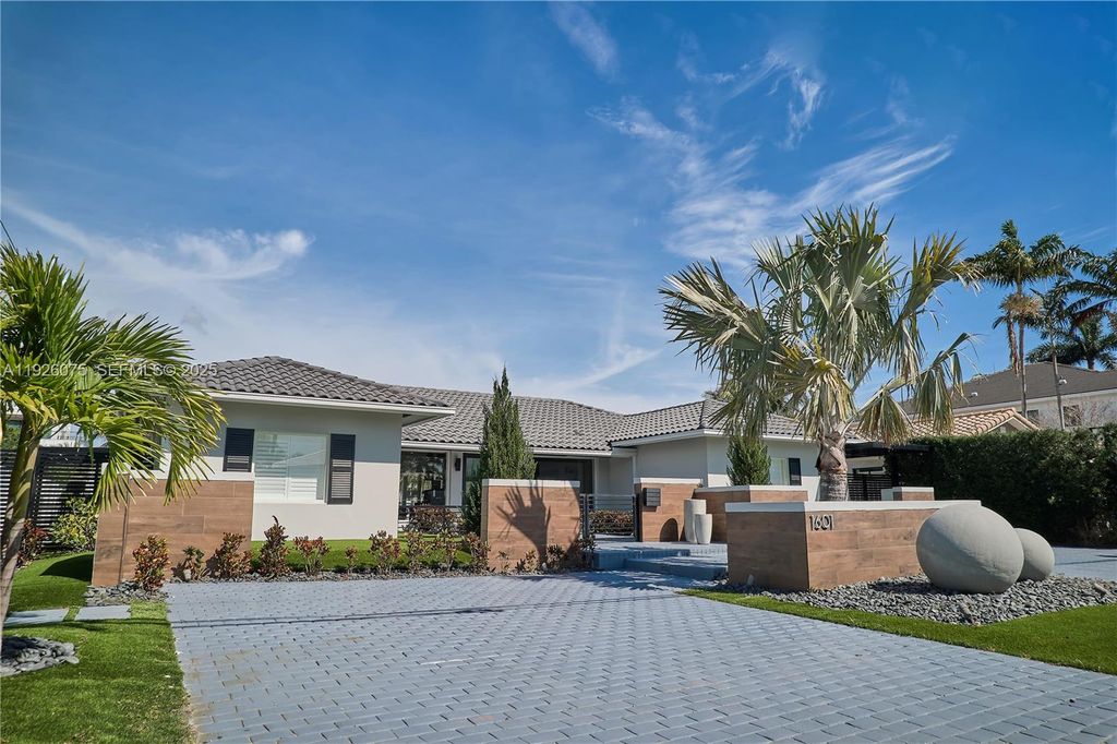 1601 SE 11th St, Fort Lauderdale, FL 33316