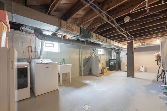 203 George St, Jeannette, PA 15644