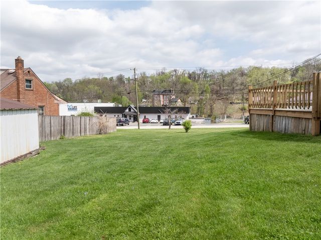 203 George St, Jeannette, PA 15644