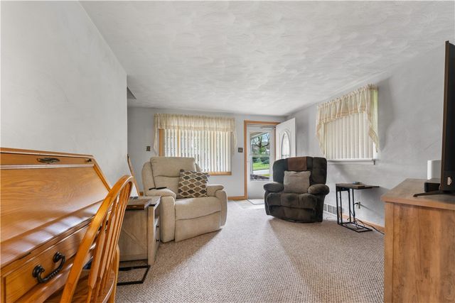 203 George St, Jeannette, PA 15644
