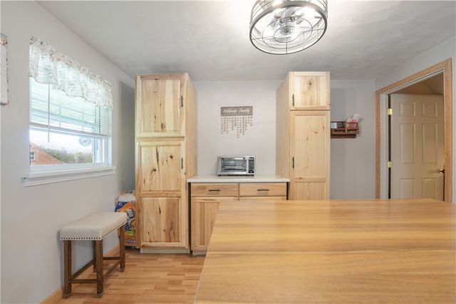 203 George St, Jeannette, PA 15644