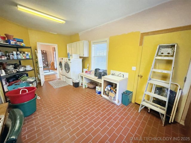 30998 S Molly Brown Road, Cookson, OK 74427