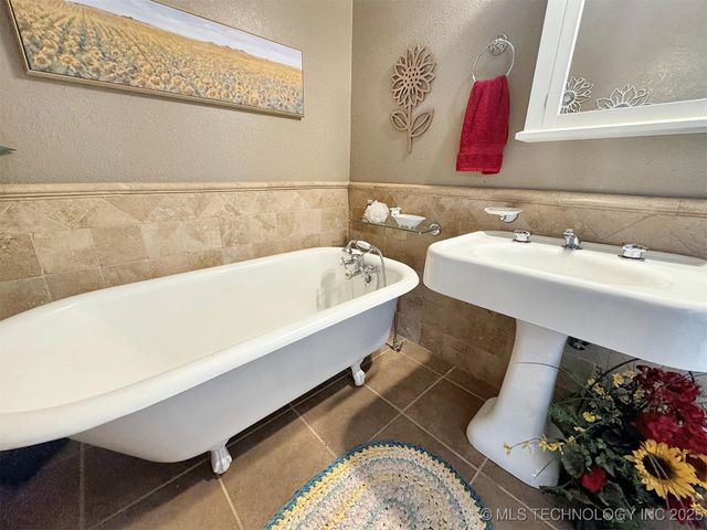 30998 S Molly Brown Road, Cookson, OK 74427