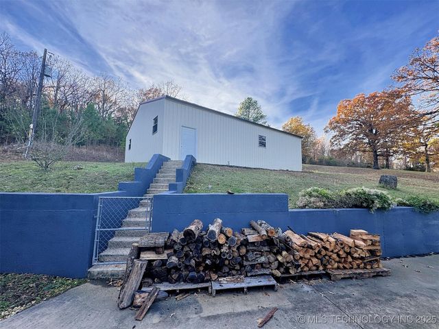 30998 S Molly Brown Road, Cookson, OK 74427