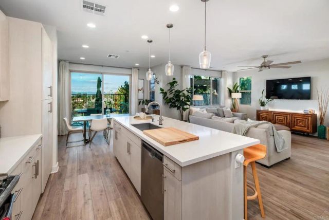 1244 Via Candelas, Oceanside, CA 92056