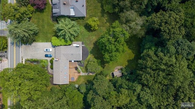 127 Old Tappan Road, Old Tappan, NJ 07675