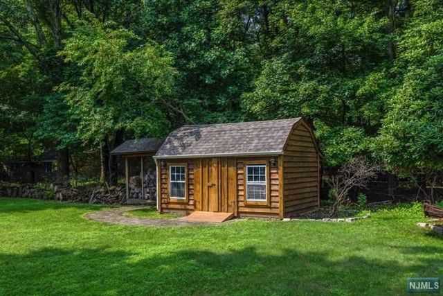 127 Old Tappan Road, Old Tappan, NJ 07675