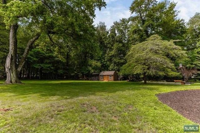 127 Old Tappan Road, Old Tappan, NJ 07675