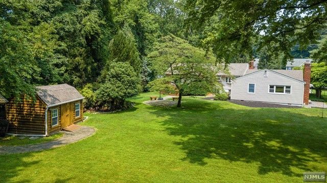 127 Old Tappan Road, Old Tappan, NJ 07675